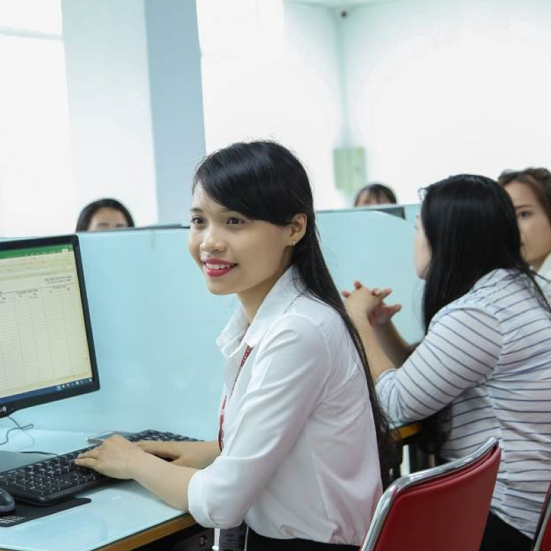 Lê Thị Thúy Hằng